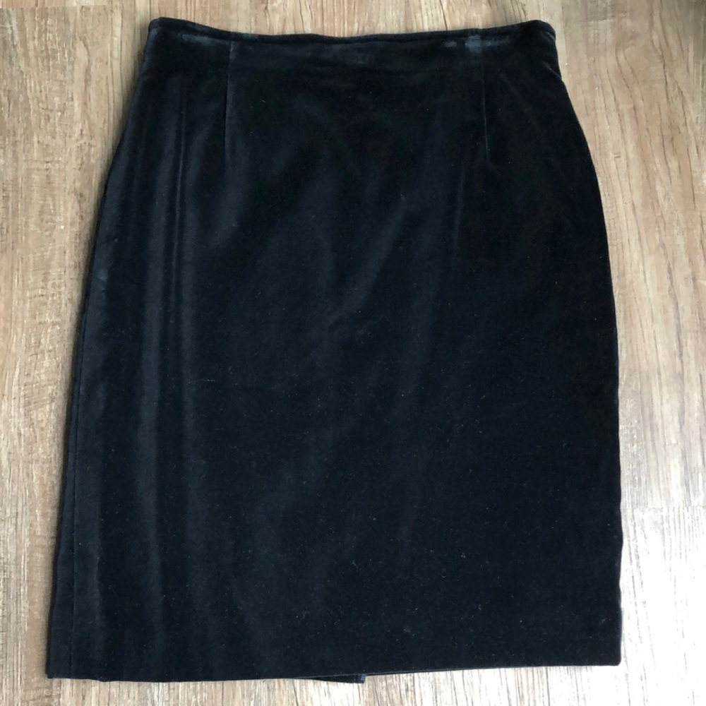 Escada velvet skirt in black.